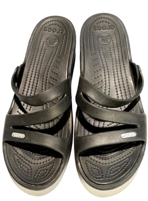 Женские черные сандалии Crocs Patricia на танкетке без ремешков размер 10 - Изображение 1 из 4