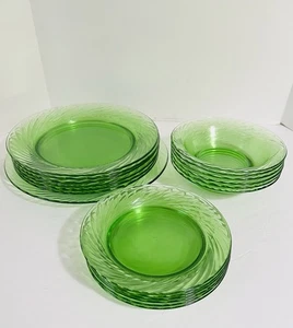 VTG 19 Piece Pyrex Festiva Spring Green Dinner~Salad Plates ~Bowls~Platter - Picture 1 of 22