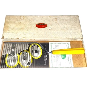 Vintage Cake Breaker C.J. Schneider Mfg Co Yellow Bakelite Handle W/Instructions - Bild 1 von 5