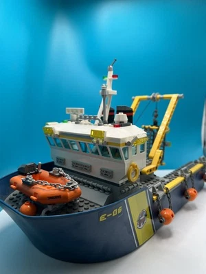 LEGO City Deep Sea Exploration Vessel #60095 y #60090 - Juego completo Foto 1 de 4