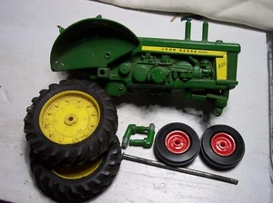 ERTL JOHN DEERE MODEL 820 TRACTOR parts restore project - Picture 1 of 8