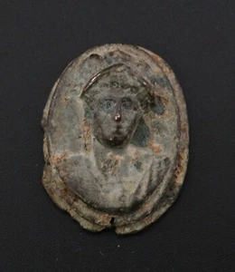 Ancient Roman Bronze Applique Bust of a Goddess, circa mid 2nd Century A.D. - Picture 1 of 3