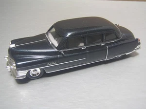 Elegance Cadillac 75 Series Fleetwood 7 Passnger Maßstab 1:43 Resin Neuwertig - Bild 1 von 8