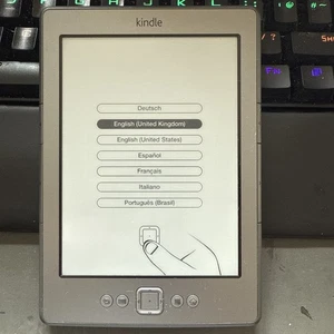 Amazon Kindle 4th Gen D01100 E-Reader – Grey, Wi-Fi, E Ink, UK Model, Works Well - Picture 1 of 2