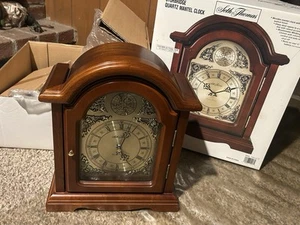 Orologio Vintage Seth Thomas Sturbridge Mantel Quarzo Noce Whittington Carillon VIDE - Foto 1 di 21