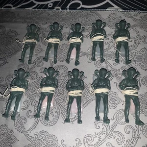 TRUPPE PARACADUTE PLASTICA VINTAGE - (2" - Lotto di 10 - Verde Esercito - Buone condizioni - - Foto 1 di 7