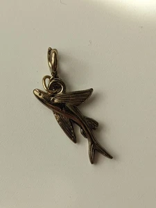 Antik Finish vergoldet Fliegender Fisch Charm mit Schraube Ring Top - Bild 1 von 3