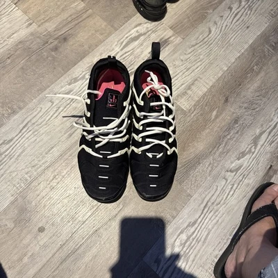 Nike Air Max Men’s Athletic Shoes Black/Green, Size 8 - Image 1 of 4