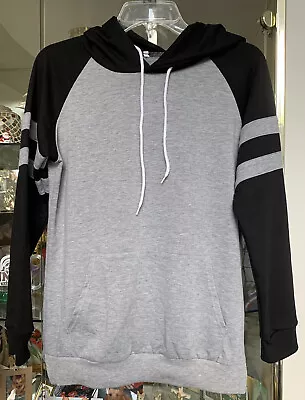 Shein Women’s M Hoodie Hooded Sweatshirt Gray/Black Striped Sleeve • 16.99€