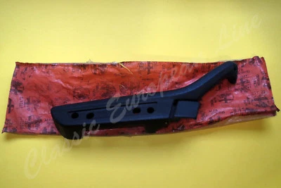 Maçaneta interna da porta esquerda Alfa Romeo Giulietta. 116.55.55.037.01 NOS. - Imagem 1 de 3