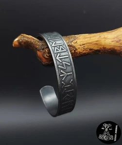 Armreif Armspange Armband Runen Wikinger Edelstahl Runenschrift Mittelalter NEU - Bild 1 von 8