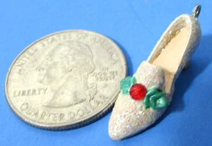 Hallmark Miniature Ornament 2001 HOLIDAY SHOE - Picture 1 of 13
