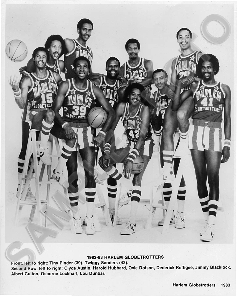 1982-83 HARLEM GLOBETROTTERS 8 x 10 команды фото LOU DUNBAR - Изображение 1 из 1