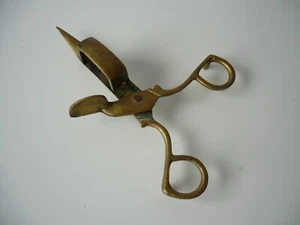 Dochtschere Messing Schere  antik vintage  15 cm Lang und 97 Gramm - Bild 1 von 4