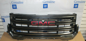 2020-2022 GMC Acadia Upper AT4 Grille Assembly 84805224 OEM