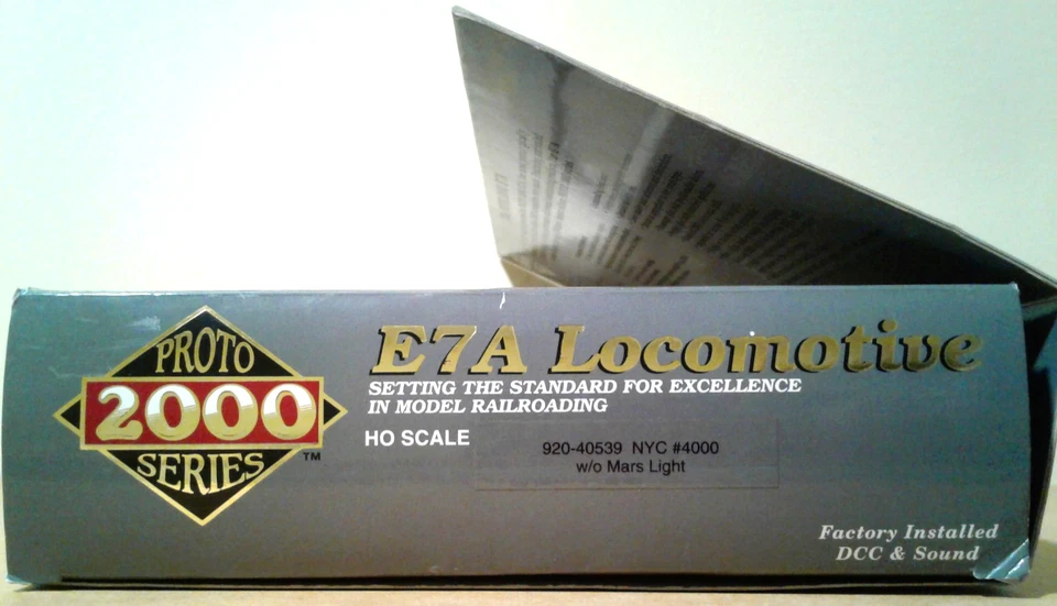HO SCALE LIFE LIKE PROTO 2000 EMD E8 NEW YORK CENTRAL NYC #4000 DCC & SOUND - Image 1 of 4