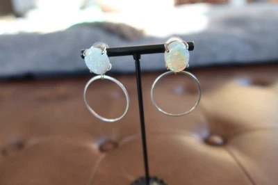 Pendientes de aro GIGANTES ópalo y plata de ley 925 frontales blanco/azul destellos Foto 1 de 4