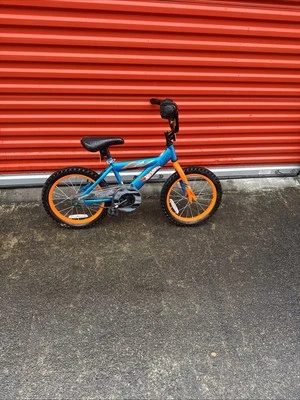   16-inch Hot Wheels Boys Bike with Rev Grip Sturdy BMX Frame All Terrain Tires - Image 1 of 4