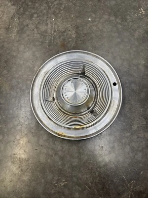 Bonneville Pontiac 1962 tapacubos de 14" Foto 1 de 4