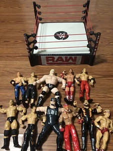 Menge 12 Lot WWE Wrestler Wrestling Action Figuren Jakks Pacific und Ring - Bild 1 von 4