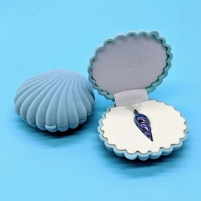 Collar Colgante Sirena Stardew Valley con Dije de Cristal en Caja de Almejas Foto 1 de 2