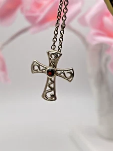 Vintage Sterling Silver Pendant Necklace Garnet Cross 3.91g - Picture 1 of 7
