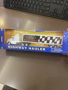 Maisto International #11021W Road & Track Highway Hauler - Ford Racing - Picture 1 of 6