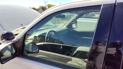 Оригинальное левое переднее боковое стекло для двери Ford Explorer 2002-2010 годов выпуска - Изображение 1 из 2