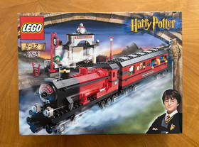 LEGO 4708 Harry Potter: Hogwarts Express New Factory Sealed Box Damage