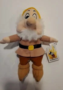 NEW W/ TAGS THE DISNEY STORE MINI BEAN BAG SNEEZY DOLL PLUSH - Picture 1 of 3