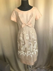 Vintage "Union" made with silk & taffeta flowerly embroidered ivory/peach dress - Picture 1 of 15