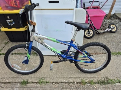 SCHWINN SCRAMBLER '2005 全铝框架! 非常轻! 所有原装座椅除外 — 第 1/4 张图片