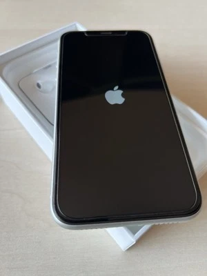 Apple iPhone XR - 64GB - Bianco - Immagine 1 di 4