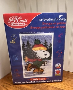 SNOOPY Eislaufen Riegel Haken Teppich Kit NEU in versiegelter Box J & P Mäntel Handwerk Spaß - Bild 1 von 5