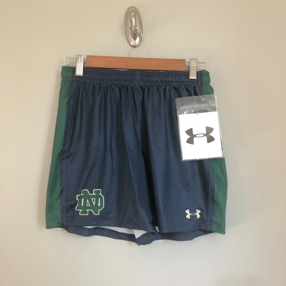 Nuevo Under Armour Para Mujer Pequeño Notre Dame Lucha Irlandés Fútbol Pantalones Cortos UJUS11W Foto 1 de 3