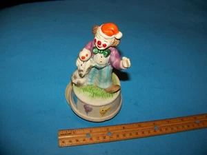 Musical Clown Figurine   ( 6" Ceramic Turns when wound-up ) - Picture 1 of 5
