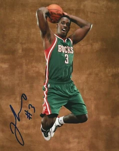 Foto 8x10 firmada por Johnny O’Bryant III automática LSU Tigres Milwaukee Bucks PRUEBA DE CERTIFICADO DE AUTENTICIDAD - Imagen 1 de 2
