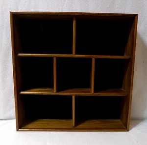 VINTAGE MASSIVHOLZ KURIOSITÄTENSCHRANK/VITRINE SCHATTENKASTEN von TANNERY LANE CO. - Bild 1 von 11