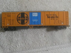 Athearn - Santa Fe - 50' Outside Braced Mechanical Reefer  # 1002 - Picture 1 of 6