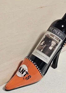 Gigantes de San Francisco - Portabotellas de vino para zapatos. (Vino no incluido) - Imagen 1 de 7
