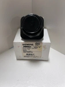 Siemens 52PX8A1K Black Flush Pushbutton with 1-N.O. Contact - Picture 1 of 3