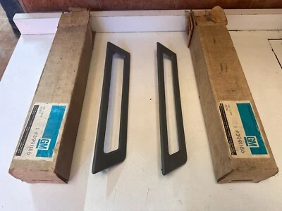 NOS 1972-73 Chevrolet Impala Caprice RH Rear Side  Light Bezel #3991186 - Image 1 of 4