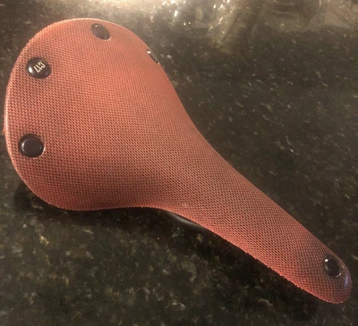 Красное седло Brooks Cambium C17 Limited Edition Saddle Technique - Изображение 1 из 4