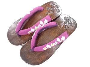 7435936: JAPANESE KIMONO JAPANESE PAULOWNIA GETA / EMBROIDERY - Picture 1 of 1