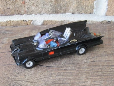 # 267  CORGI TOYS 1970'S BATMAN  BATMOBILE WITH TOW HOOK 267 NICE USED - Image 1 of 4
