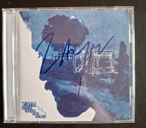 ZAYN MALIK ROOM UNDER THE STAIRS SIGNED CD ...ACTUAL SIGNED CD BOOKLET - Picture 1 of 3