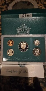 1995 S Uncirculated Proof set includes Kennedy .50, Mint Condition. Low Bid. - Picture 1 of 2