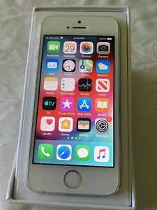 Apple iPhone 5s - 64GB - Silver (Sprint) A1453 (CDMA + GSM).  Great Condition!