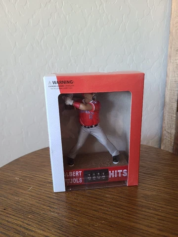 Albert Pujols 3000 Hit Counter Action Figure. New Cover