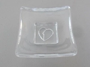 Sweden Kosta Boda BERTIL VALLIEN Days of Week Saturday Heart Face Glass Dish - Picture 1 of 10